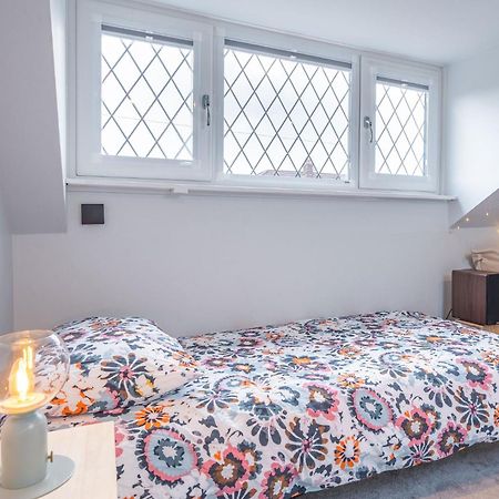 Nature Inspired Bungalow With 3 Rooms - 10 Mins From Manchester Airport Timperley エクステリア 写真