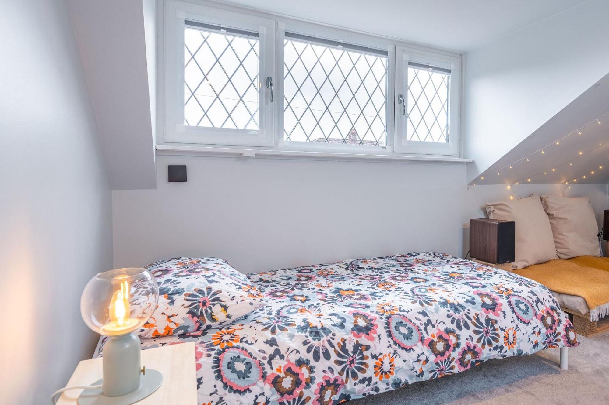 Nature Inspired Bungalow With 3 Rooms - 10 Mins From Manchester Airport Timperley エクステリア 写真