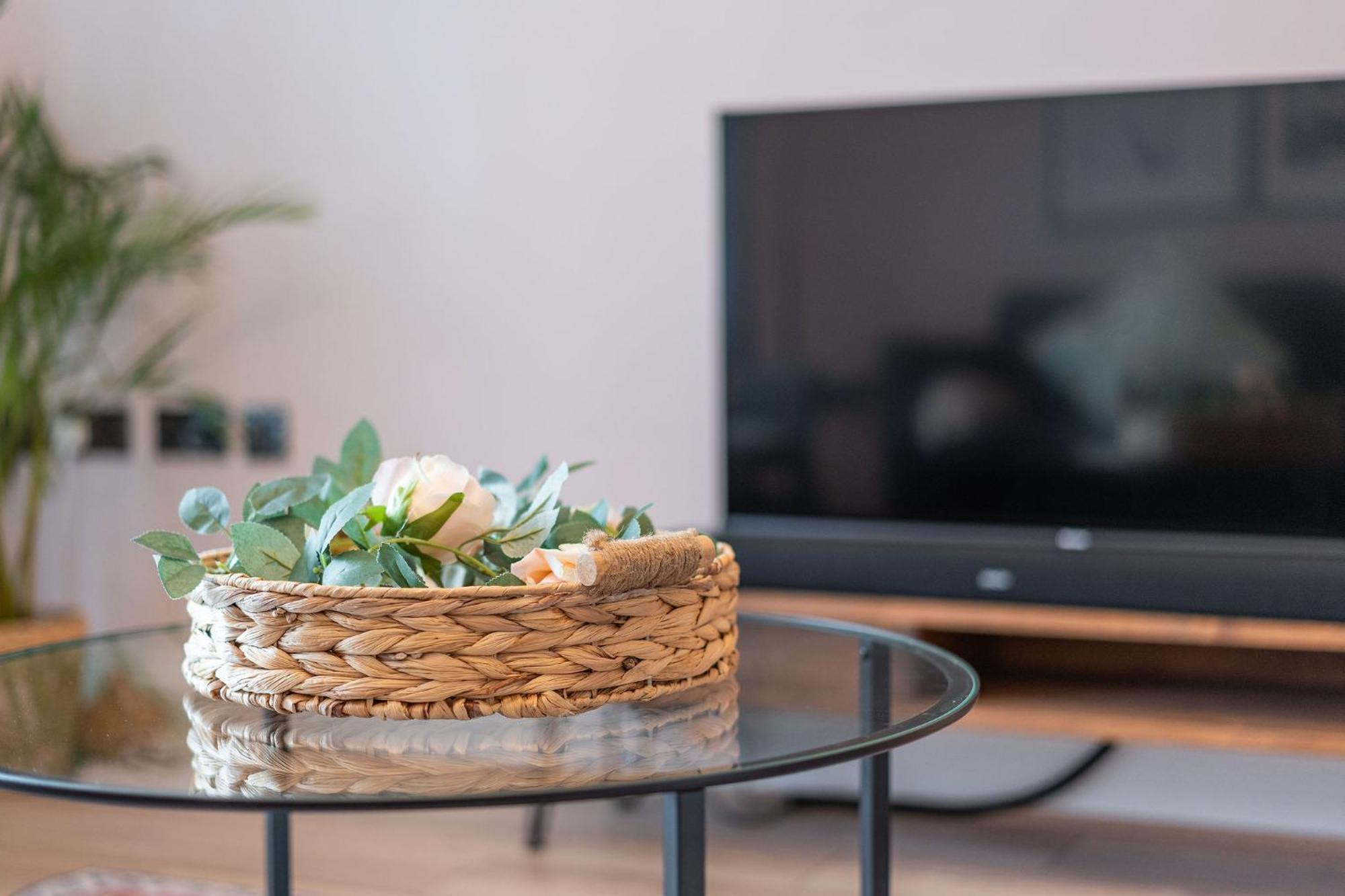 Nature Inspired Bungalow With 3 Rooms - 10 Mins From Manchester Airport Timperley エクステリア 写真