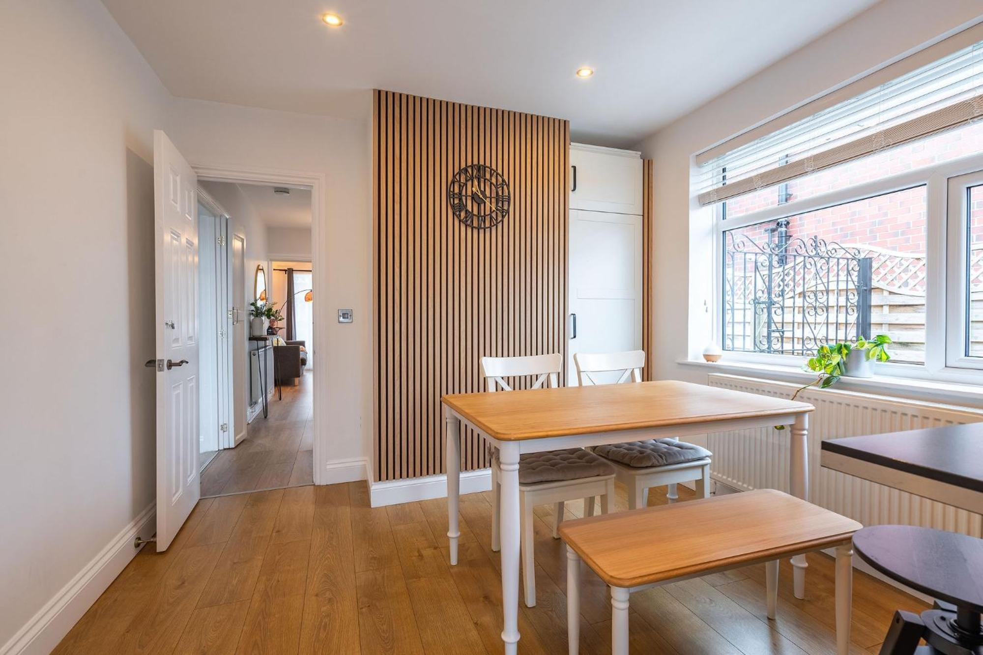 Nature Inspired Bungalow With 3 Rooms - 10 Mins From Manchester Airport Timperley エクステリア 写真